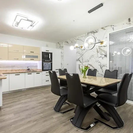 דירה Reset קרנייסקה גורה